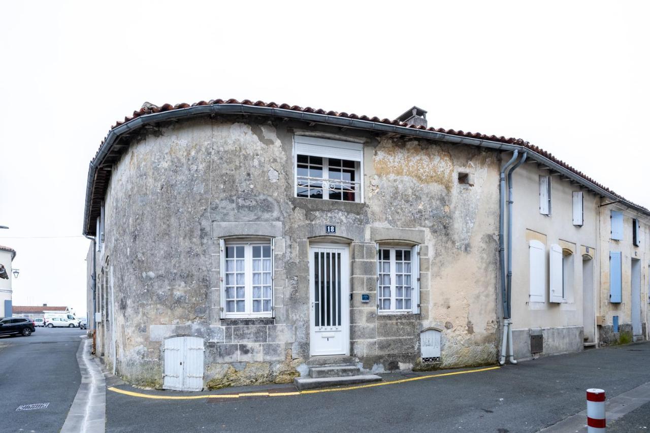 Laconciergeriejonzac, Residence Georgeon Екстер'єр фото